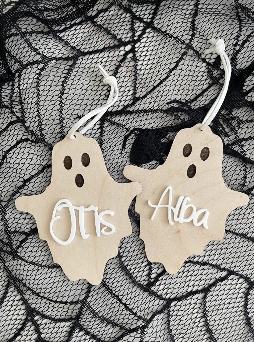 Personalised Halloween Ghost Tag, Wooden Halloween Tag, Ghost Name Tag, Halloween Decoration, Trick or Treat Basket Tag, Halloween Keepsake